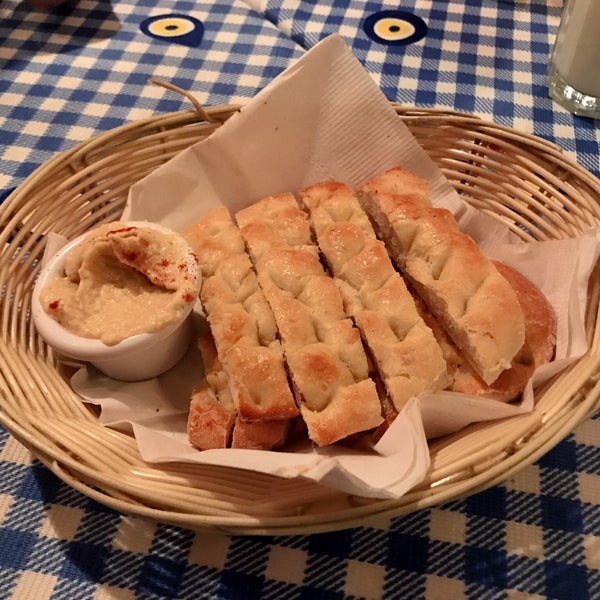 10/9/2016 tarihinde Sam S.ziyaretçi tarafından Anatolia Restaurant'de çekilen fotoğraf
