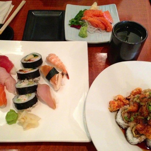 Photo taken at Sushi Neko by ᴡ T. on 5/24/2013