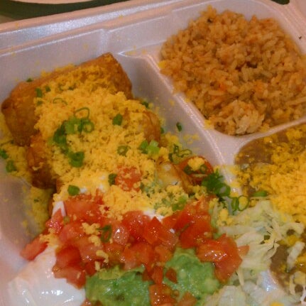 Foto tirada no(a) Carolina&#39;s Mexican Food por Shellie B. em 10/11/2012