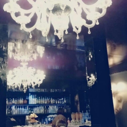 9/16/2014にPinkBT♡がMonHotel Lounge &amp; Spaで撮った写真