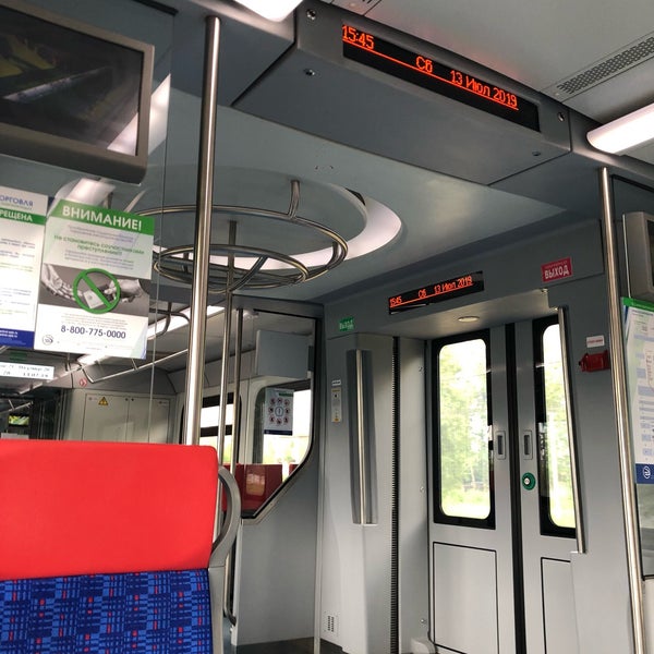 Станция новопеределкино электричка. Электричка переделкино. Электрички переделкино москва. Электрички переделкино москва. Платформа станция переделкино.