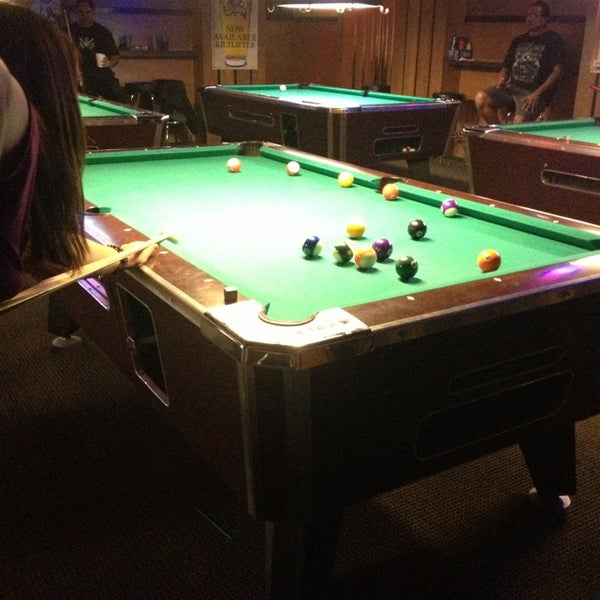 Das Foto wurde bei Metro Sportz Bar &amp; Billiards von Monica am 3/3/2013 aufgenommen