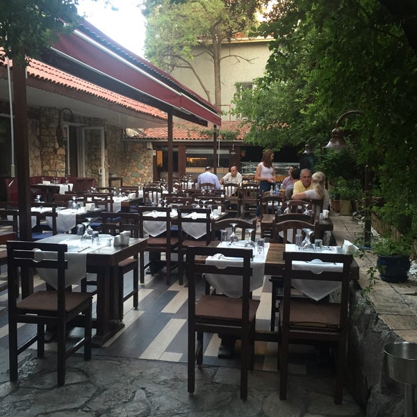 Foto tomada en Neyzen Restaurant  por Elif sanem C. el 6/28/2018