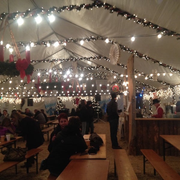 12/20/2013 tarihinde Jackie B.ziyaretçi tarafından Denver Christkindl Market'de çekilen fotoğraf
