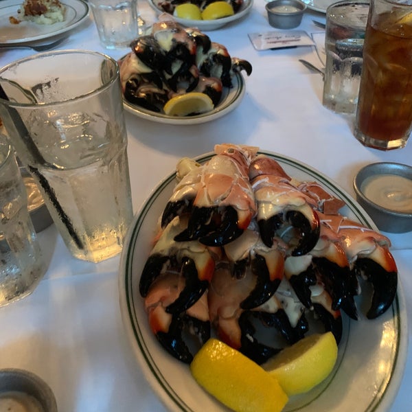 Photo taken at Joe&#39;s Stone Crab by Quin R. on 5/10/2022