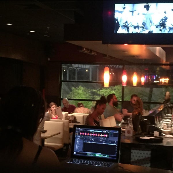 Photo taken at Lucky Foo&#39;s Sushi Cocktails &amp; Kitchen by Michael F. on 7/17/2015