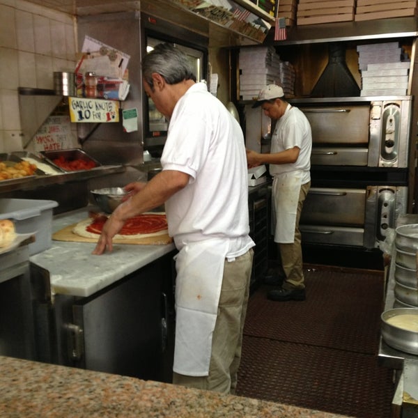 9/4/2013에 Glenn G.님이 John &amp; Joe&#39;s Pizzeria에서 찍은 사진