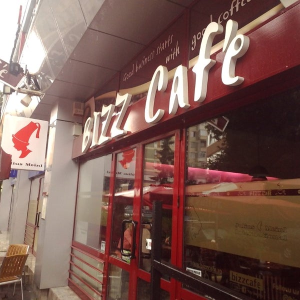 รูปภาพถ่ายที่ Bizz Cafe โดย Svyatoslav R. เมื่อ 7/3/2014