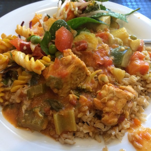 Foto diambil di Gopal&#39;s Pure Vegetarian Restaurant oleh Andrew D. pada 8/15/2014