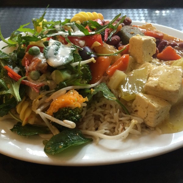 Das Foto wurde bei Gopal&#39;s Pure Vegetarian Restaurant von Andrew D. am 8/18/2014 aufgenommen