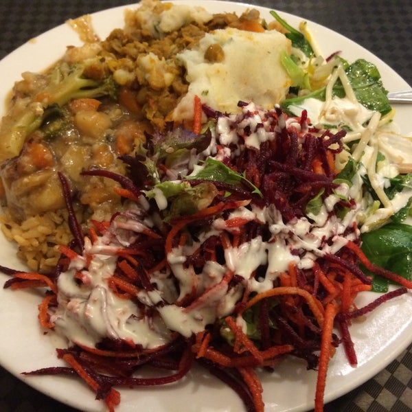 Foto tirada no(a) Gopal&#39;s Pure Vegetarian Restaurant por Andrew D. em 12/5/2014