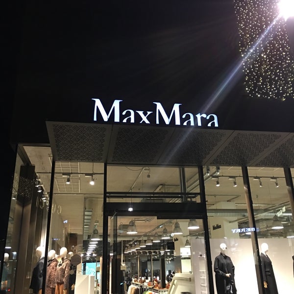 Макс мара аутлет италия. Макс мара магазин в сочи. Макс мара витрины гум. Max mara вывеска. Аутлет max mara в стамбуле.