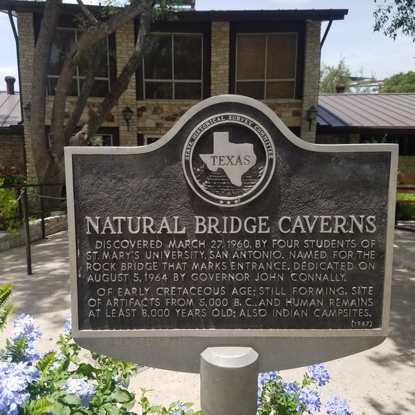 รูปภาพถ่ายที่ Natural Bridge Caverns โดย Jeff C. เมื่อ 7/1/2018