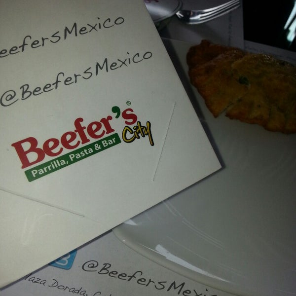 Photo taken at Beefers City (Zavaleta ,Pue) Parrilla y Bar by Cristian S. on 5/12/2013