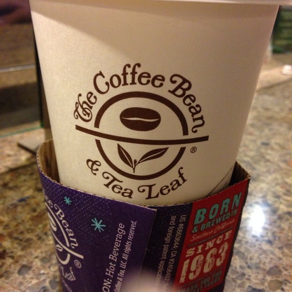 Снимок сделан в The Coffee Bean &amp; Tea Leaf пользователем Ryan A. 11/3/2013