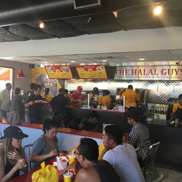 Photo taken at The Halal Guys by Kevin W. on 7/30/2016