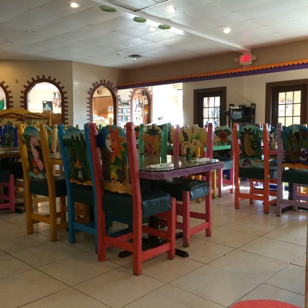4/19/2014 tarihinde Jason S.ziyaretçi tarafından Zapatas Mexican Kitchen'de çekilen fotoğraf