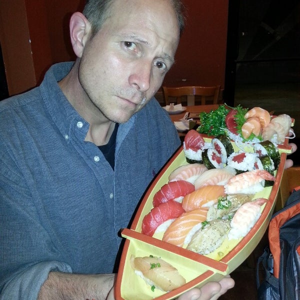 5/14/2013 tarihinde Rip W.ziyaretçi tarafından Sushi King'de çekilen fotoğraf