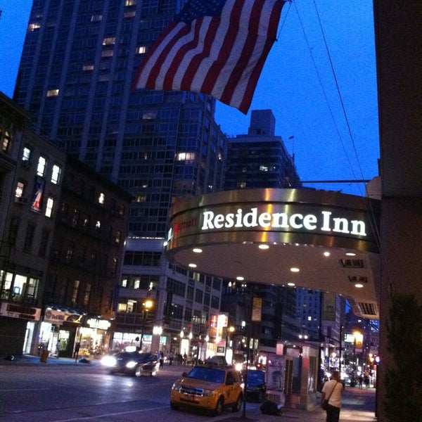 Das Foto wurde bei Residence Inn by Marriott New York Manhattan/Times Square von Orsini G. am 8/6/2013 aufgenommen