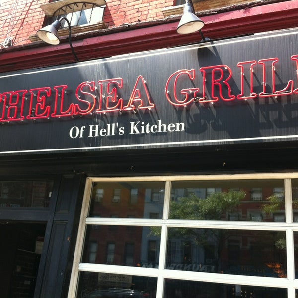 Photo taken at Chelsea Grill of Hell&#39;s Kitchen by Orsini G. on 8/29/2013