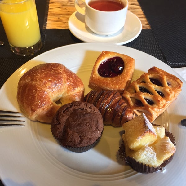 Really good breakfast. Good selection. Even of pastries.