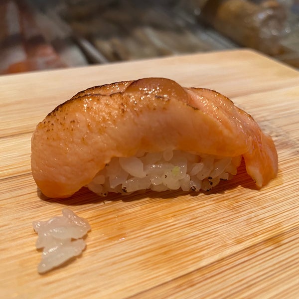 รูปภาพถ่ายที่ Tanoshi Sushi โดย pipitu เมื่อ 3/26/2022