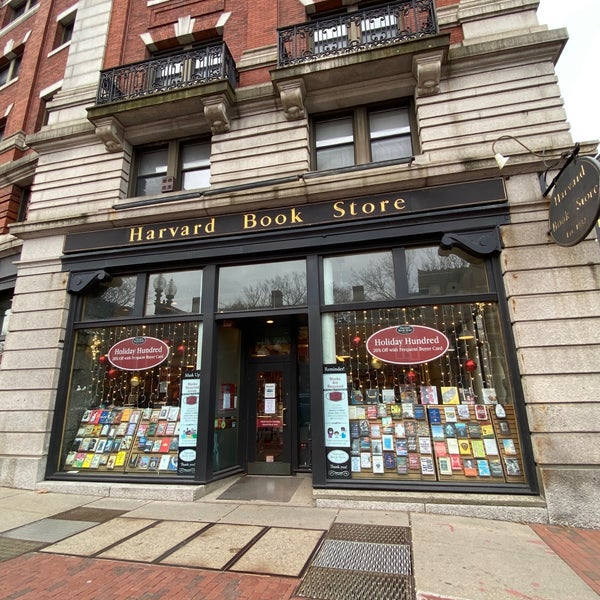Foto scattata a Harvard Book Store da pipitu il 11/29/2021
