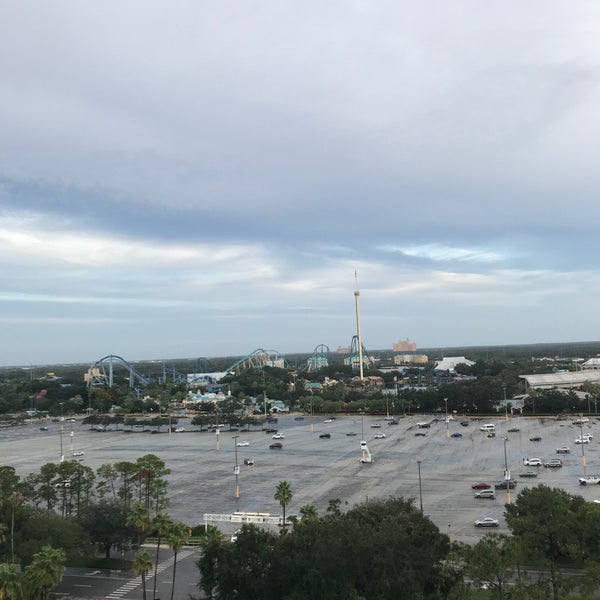 รูปภาพถ่ายที่ Renaissance Orlando at SeaWorld® โดย Nader เมื่อ 10/9/2018