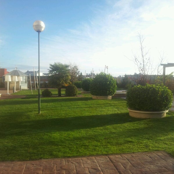 รูปภาพถ่ายที่ Holiday Inn โดย Santiago S. เมื่อ 11/30/2014