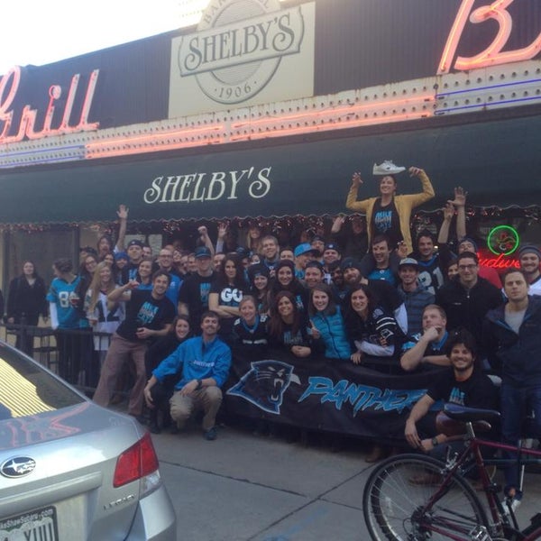 3/5/2014 tarihinde Carolina Panthersziyaretçi tarafından Shelby&#39;s Bar &amp; Grill'de çekilen fotoğraf