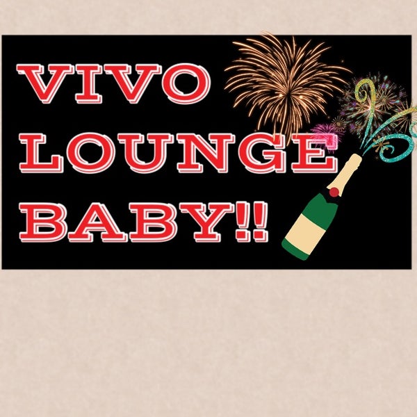 Foto tomada en VIVO Spanish Tapas Restaurant &amp; Lounge  por Charlie C. el 1/17/2014