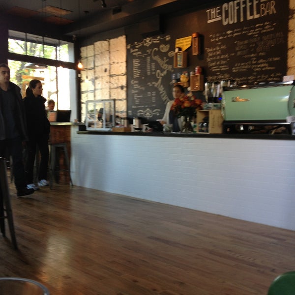 4/23/2013 tarihinde Desiree D.ziyaretçi tarafından The Coffee Bar'de çekilen fotoğraf