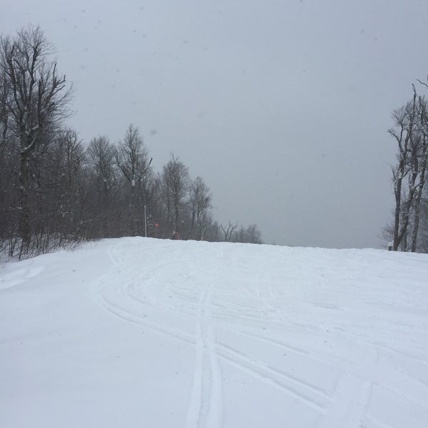 Photo taken at Belleayre Mountain Ski Center by Evan C. on 2/9/2015