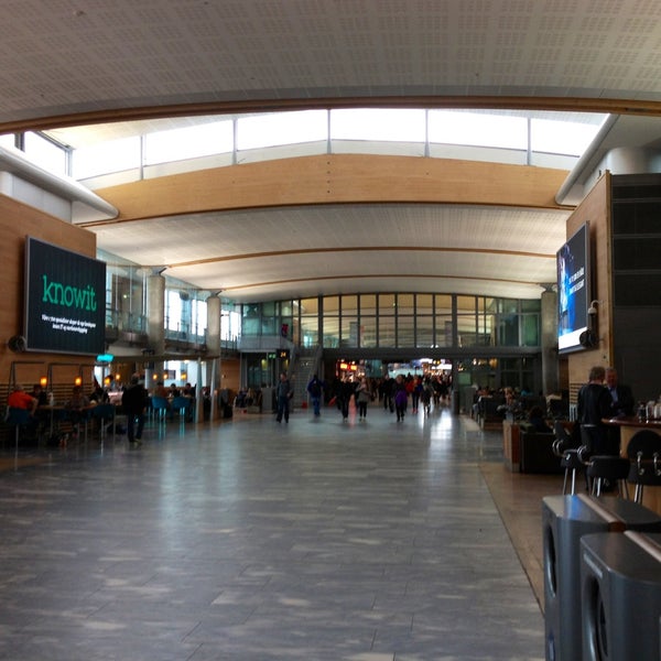 Photo taken at Oslo Airport (OSL) by Ruswandi Yusuf K. on 5/13/2013