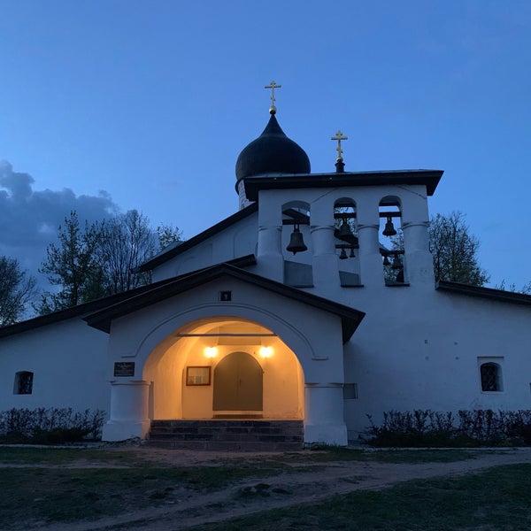 Псков Церковь Варлаама Хутынского на Званице