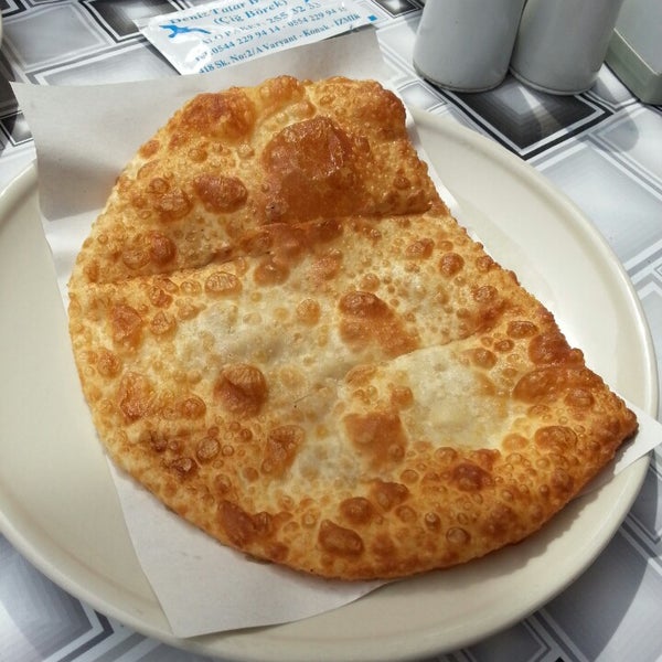 Kırım Çiğ Börek Mantı Konak�ta Börekçi�da fotoğraflar