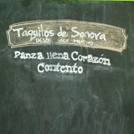 Das Foto wurde bei Tacos de Sonora y Antojería von MALU H. am 11/2/2012 aufgenommen