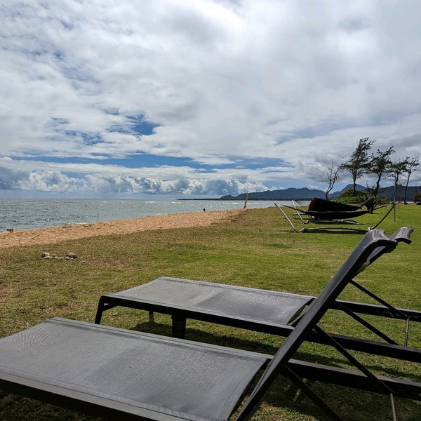 Photo taken at Sheraton Kauai Coconut Beach Resort by Mark O. on 2/12/2022