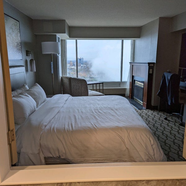 Das Foto wurde bei Niagara Falls Marriott Fallsview Hotel &amp; Spa von Mark O. am 11/9/2021 aufgenommen