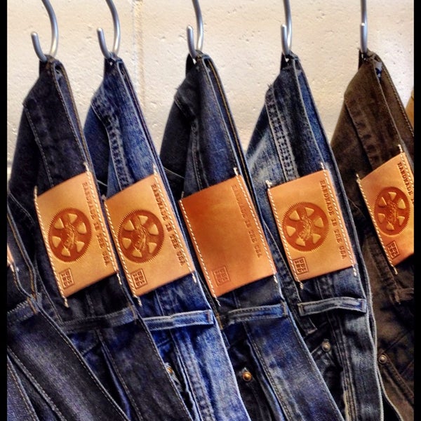 Photo taken at Ubi-Ind Denim &amp; Rare Things by ulrich s. on 11/21/2014