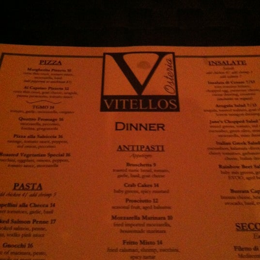 Das Foto wurde bei Vitello&#39;s Restaurant von Mona K. am 11/12/2012 aufgenommen