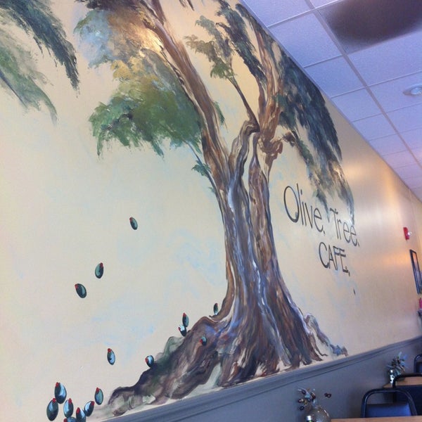 6/4/2014 tarihinde Danielle E.ziyaretçi tarafından Olive Tree Cafe'de çekilen fotoğraf