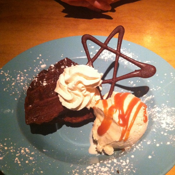 Kudos for having gluten free (low gluten) menu and an awesome flour less chocolate waffle and ice cream dessert!!