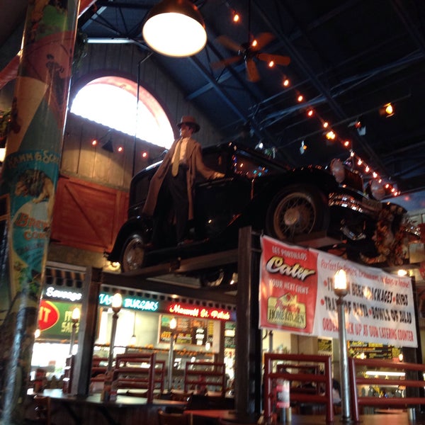 Photo taken at Portillo&#39;s by Mary L. on 9/22/2015