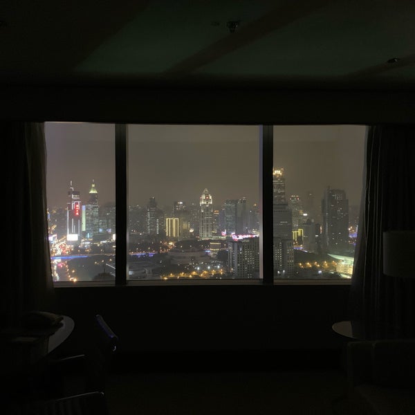 Photo taken at Shanghai Marriott Hotel City Centre by PoOh on 5/17/2019
