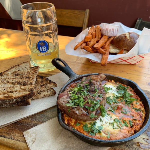 Das Foto wurde bei Radegast Hall &amp; Biergarten von PoOh am 6/6/2021 aufgenommen