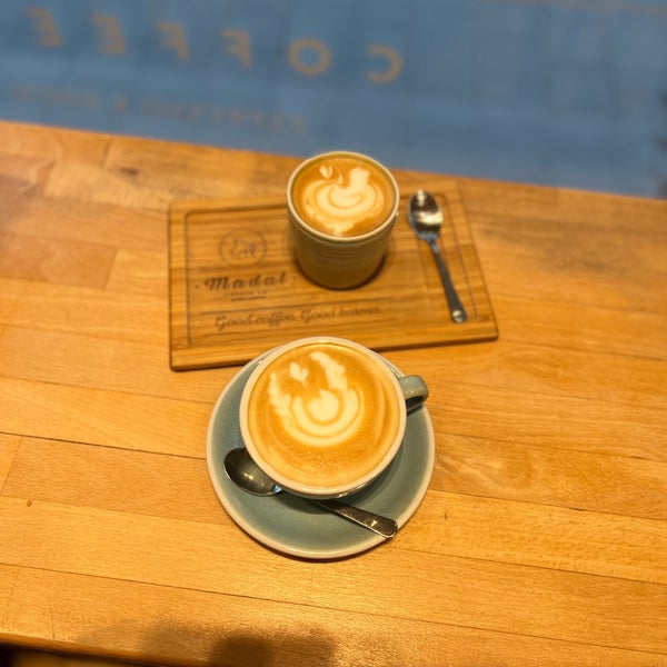 Foto scattata a Madal Cafe - Espresso &amp; Brew Bar da PoOh il 12/30/2022