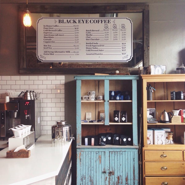 Foto tirada no(a) Black Eye Coffee Shop por Heather M. em 2/2/2015