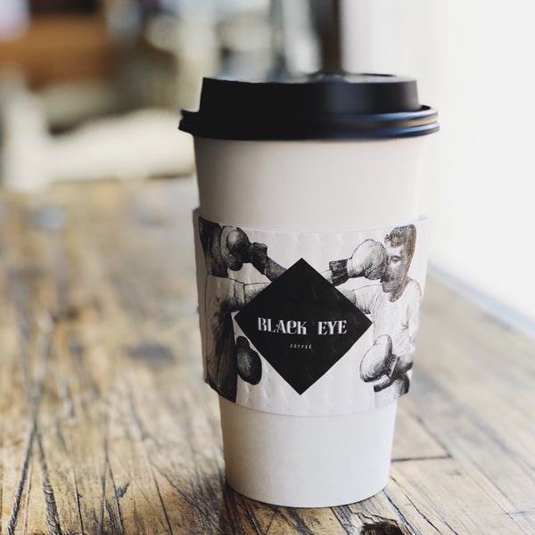 Foto tomada en Black Eye Coffee Shop  por Heather M. el 4/2/2018