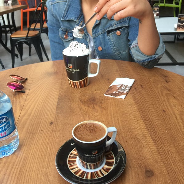 4/20/2016にTuğçeがGloria Jean&#39;s Coffeesで撮った写真